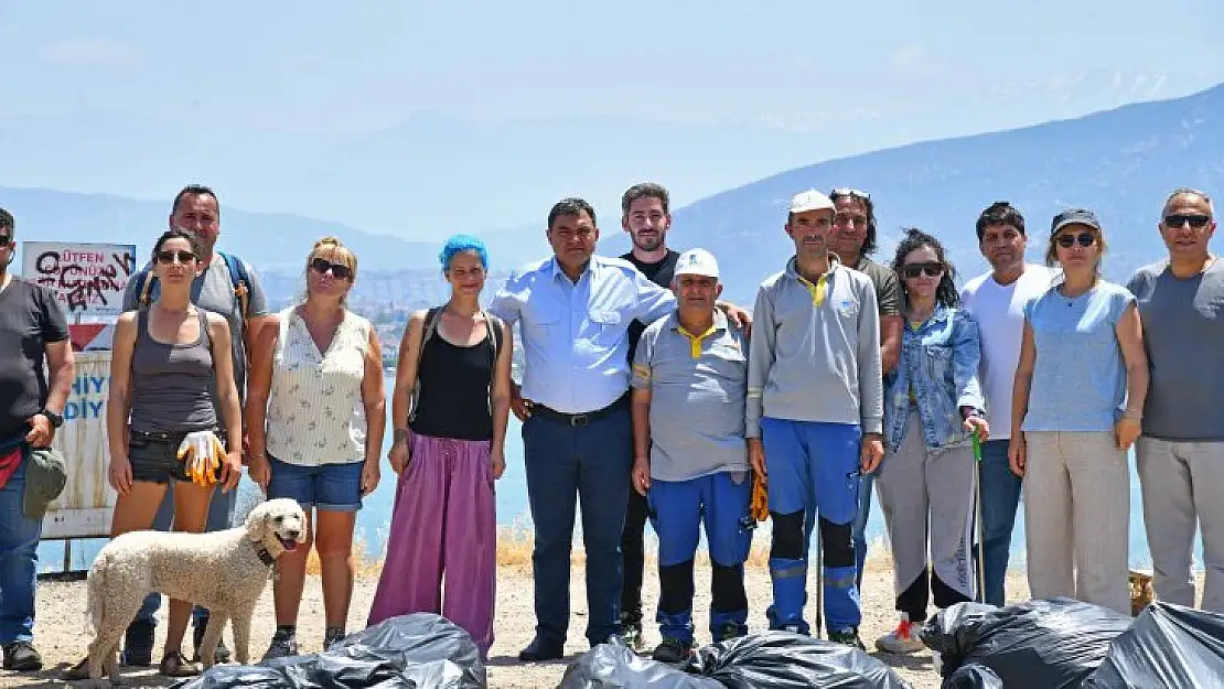 Yarımada'da Temizlik Çalışması Yapıldı