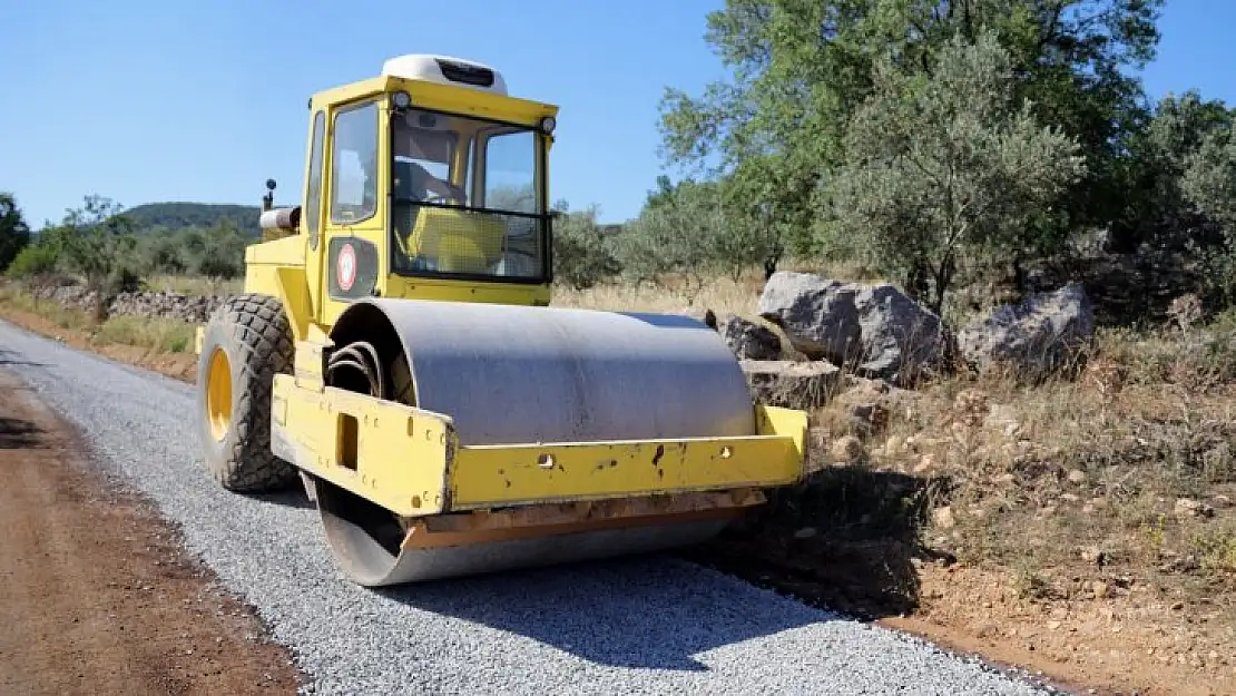 Yerkesik Dağdibi Bağlantı Yolunda Asfaltlama Çalışması Yapıldı