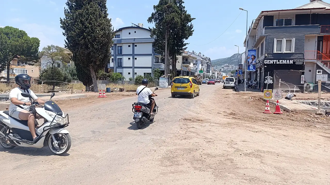 Baha Şıkman Caddesi'nde Trafik Yeniden Çift Yönlü