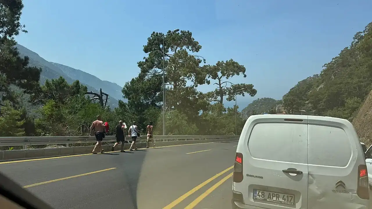 Fethiye Ölüdeniz yolunda 'Bayram' yoğunluğu