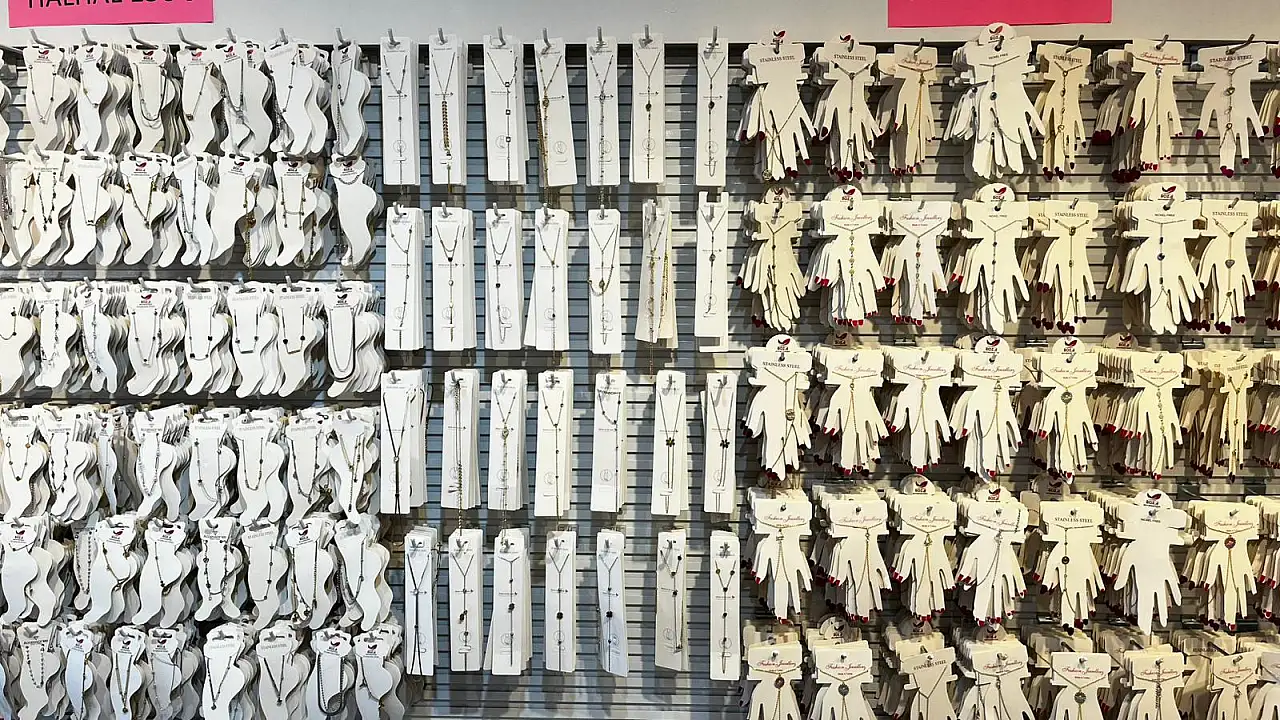 Çadır, 'Fethiye'de Doğal Taş ve Y Kolye Revaçta'