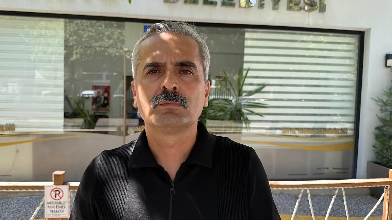 Başkan Karaca Maaşını Öğrencilere Bağışladı