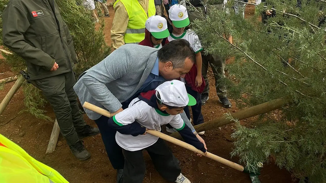 Fethiye Kaymakamı Fatih Akkaya, Öğrencilerle Fidan Dikti