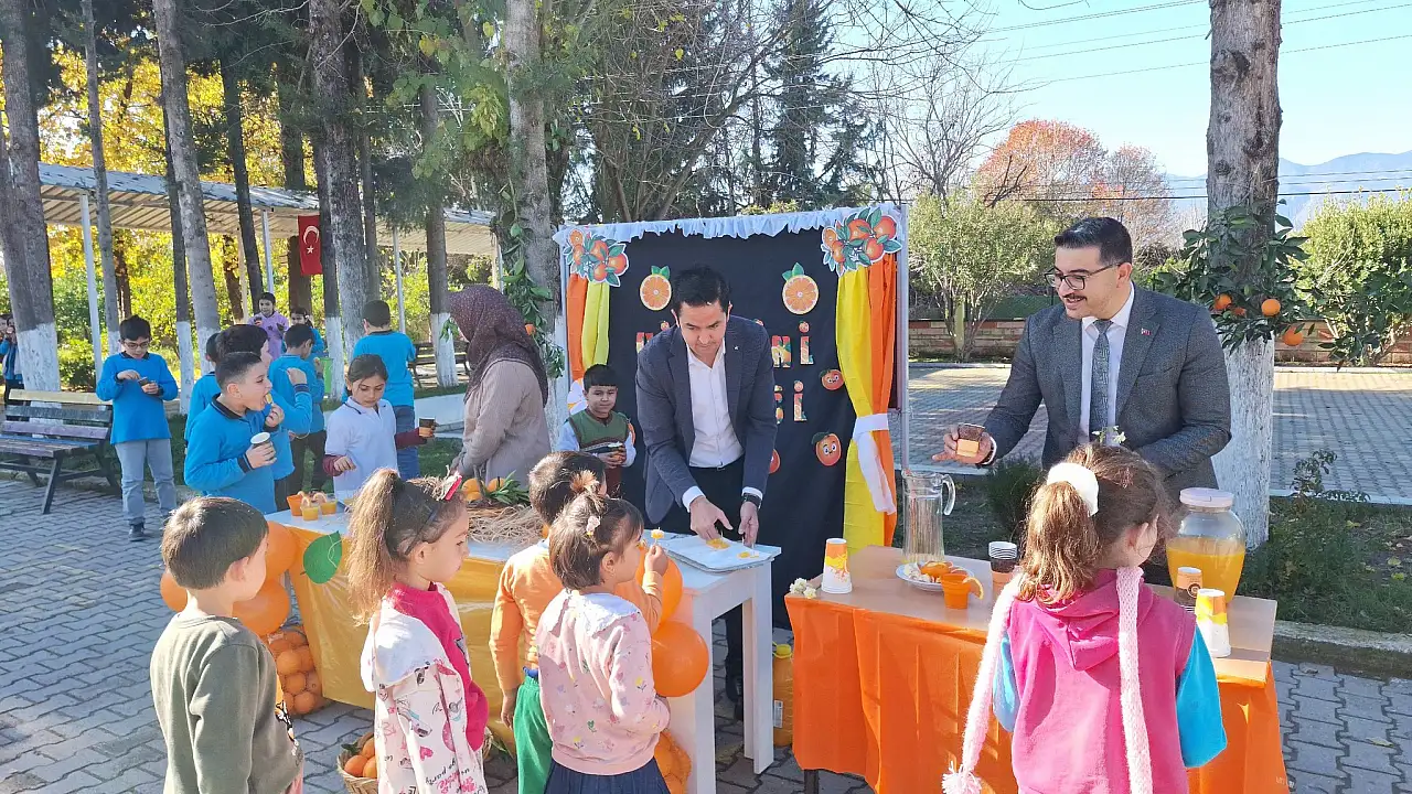 Seydikemer Girmeler İlkokulu'nda C vitamini şenliği coşkusu