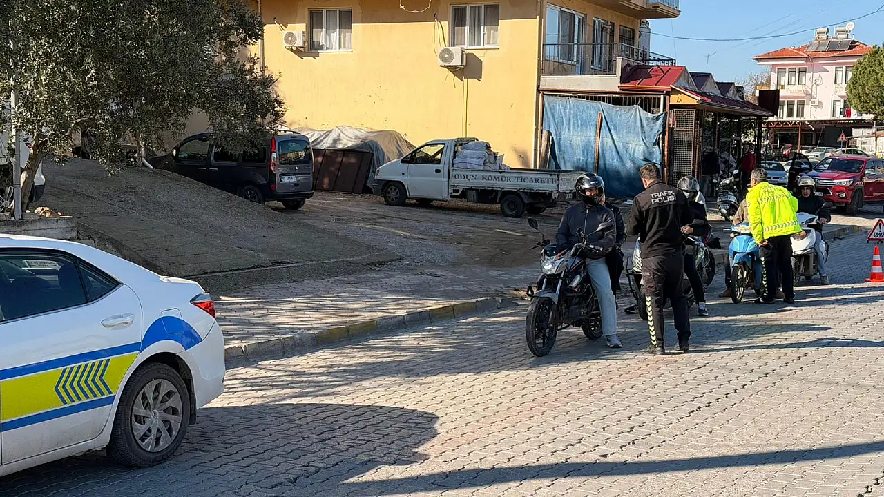 Karaçulha Mahallesi Çalıca Kavşağı'nda motosiklet denetimi
