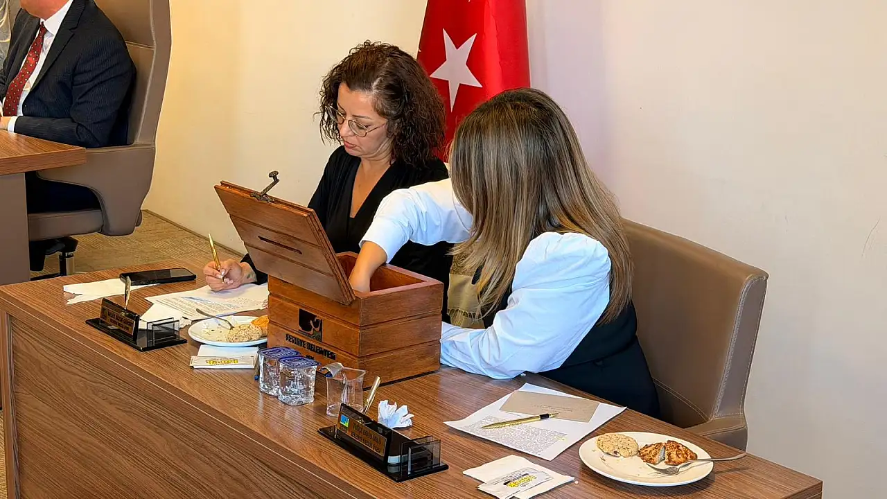 Fethiye Belediyesi Meclisi'nde 25 gündem maddesi görüşüldü, denetim komisyonu belirlendi