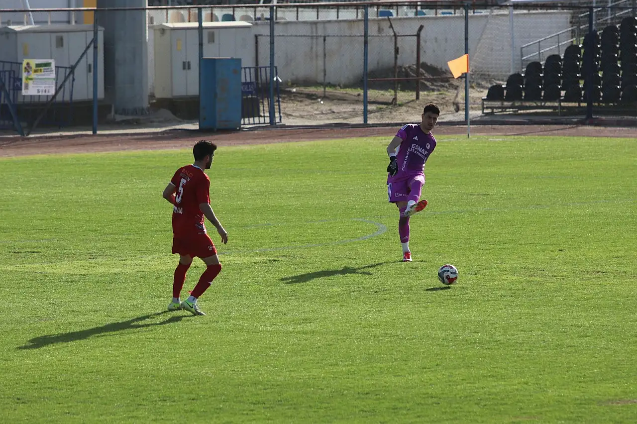 Türkiye Futbol Federasyonu (TFF) 2.Lig Kırmızı Grup 24.Hafta müsabakasında Fethiyespor, sahasında konuk ettiği Arnavutköy Belediyespor ile 0-0 berabere kaldı.