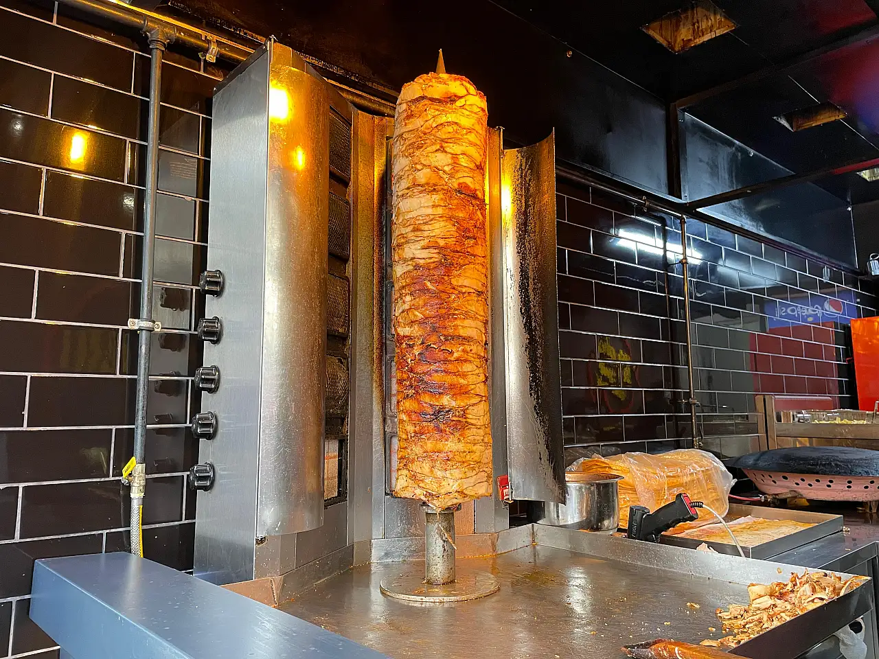 Fethiye'de Döner Ustası Can Kızıldağ'dan artan gıda zehirlenmelerine karşı uyarı