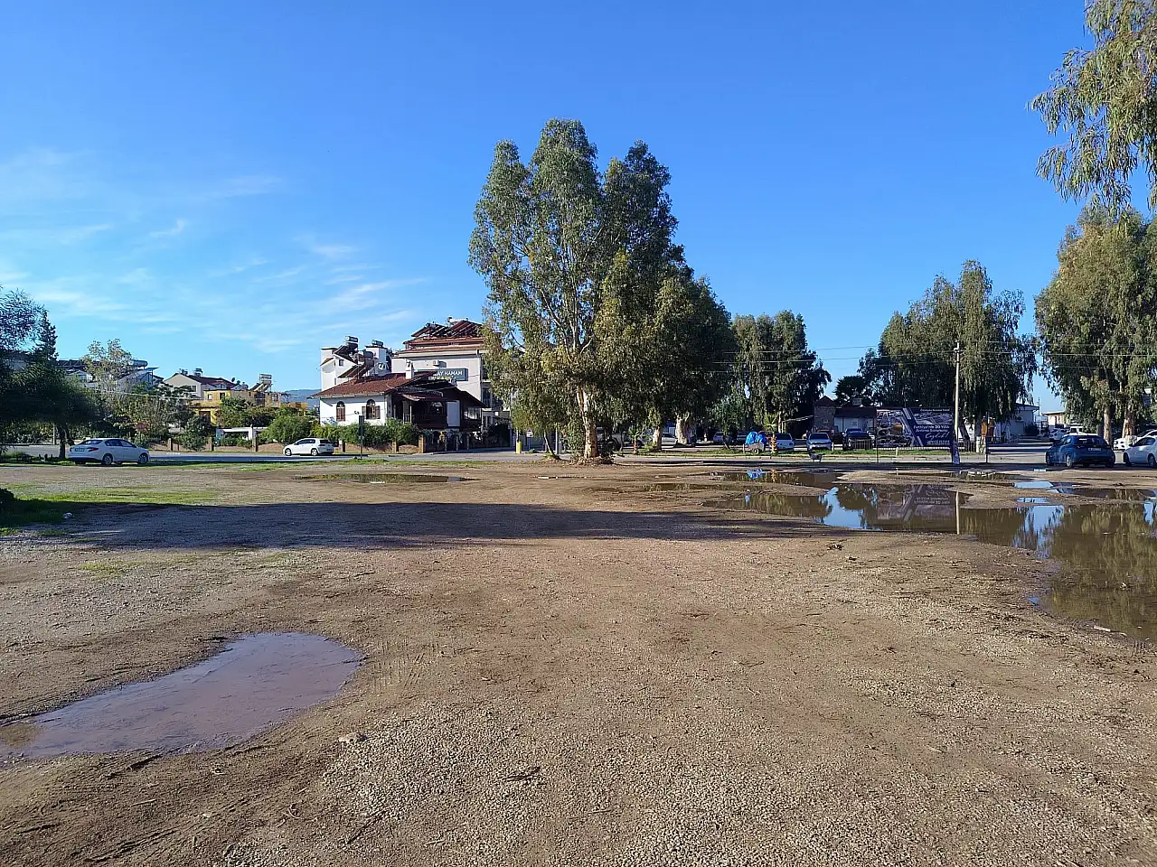 Fethiye Çalış'ta düzensiz karavan parkına zabıta müdahalesi sürüyor