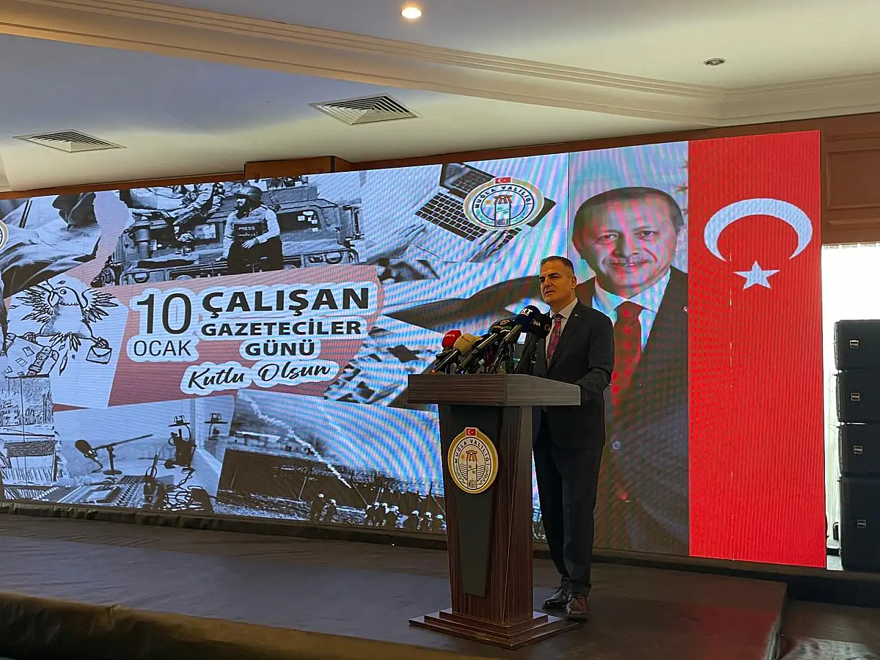 Muğla Valisi Akbıyık gazetecilerle kahvaltıda buluştu