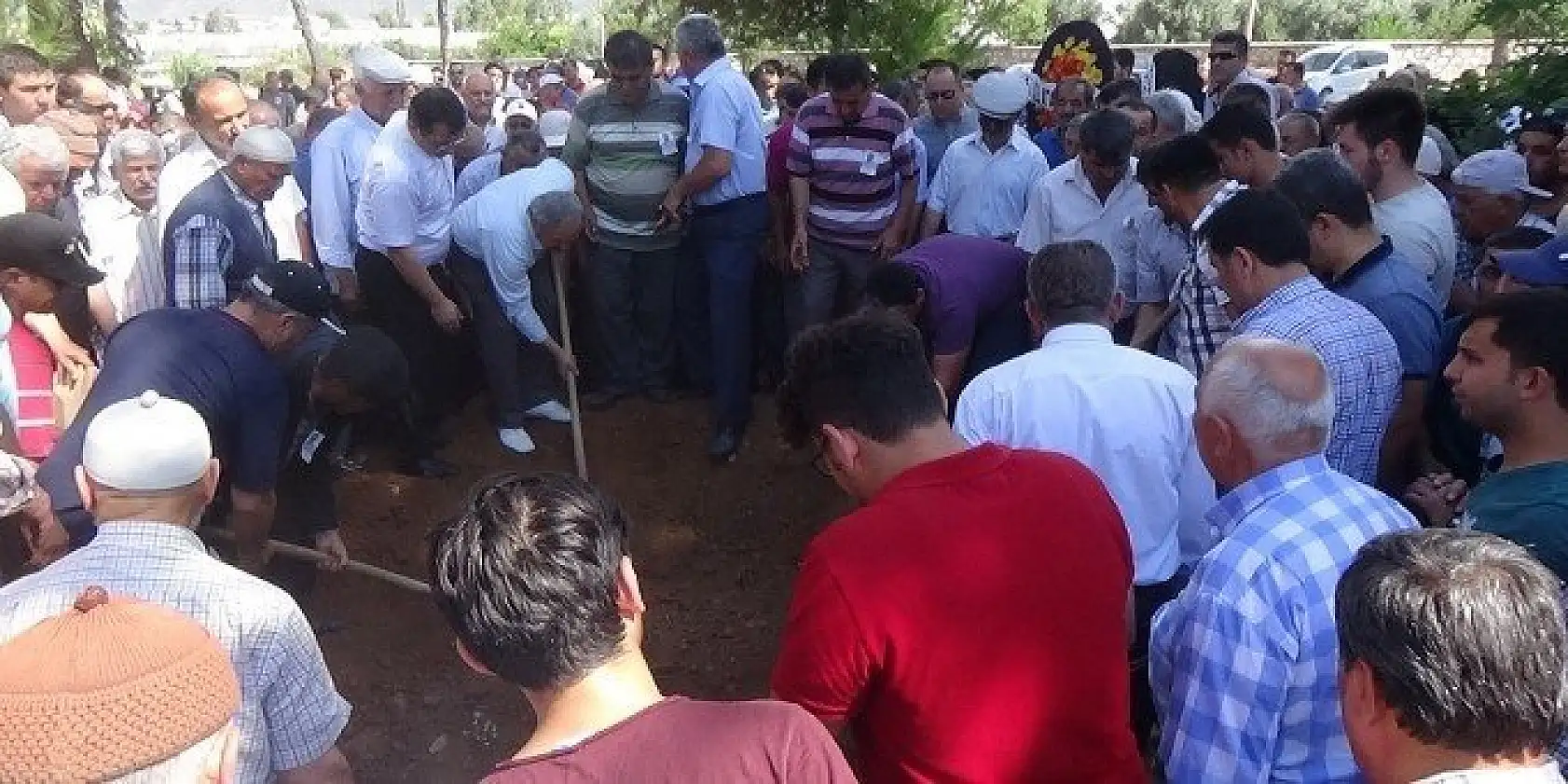 MUSTAFA KİREMİTLİ SON YOLCULUĞUNA UĞURLANDI