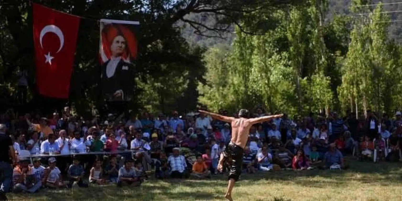 17. NİF KİRAZ FESTİVALİ RENKLİ GÖRÜNTÜLERE SAHNE OLDU