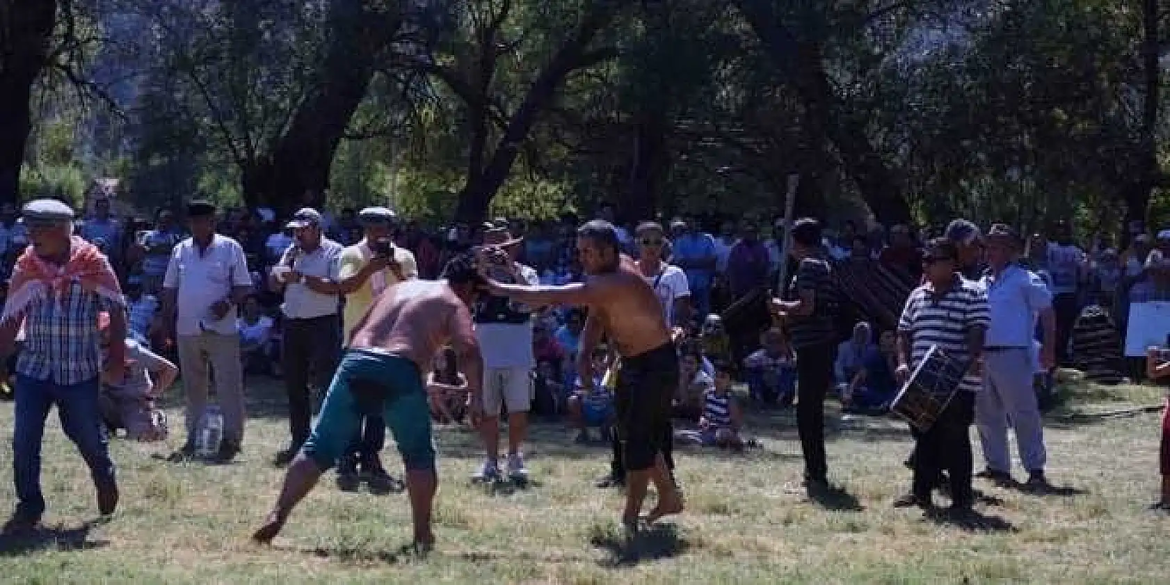 17. NİF KİRAZ FESTİVALİ RENKLİ GÖRÜNTÜLERE SAHNE OLDU