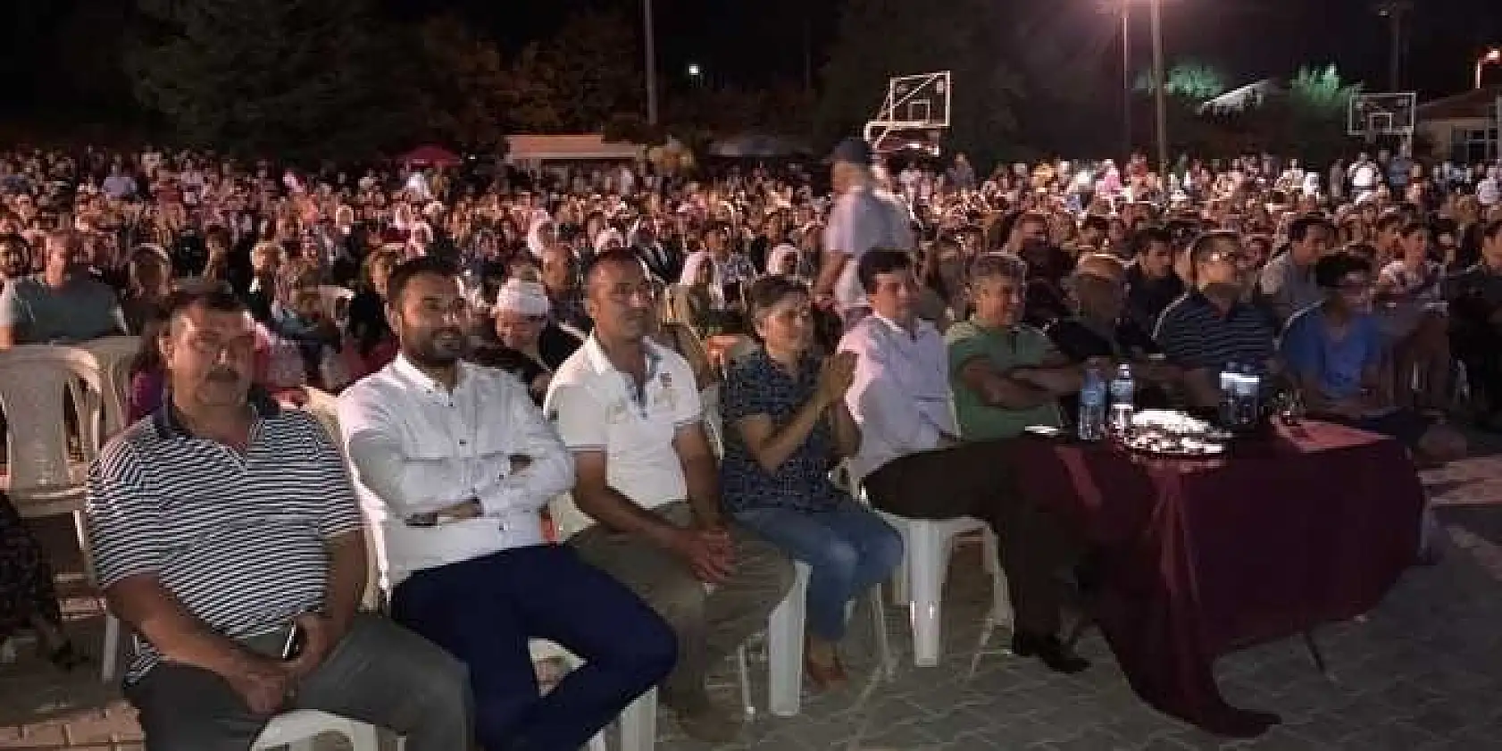 17. NİF KİRAZ FESTİVALİ RENKLİ GÖRÜNTÜLERE SAHNE OLDU