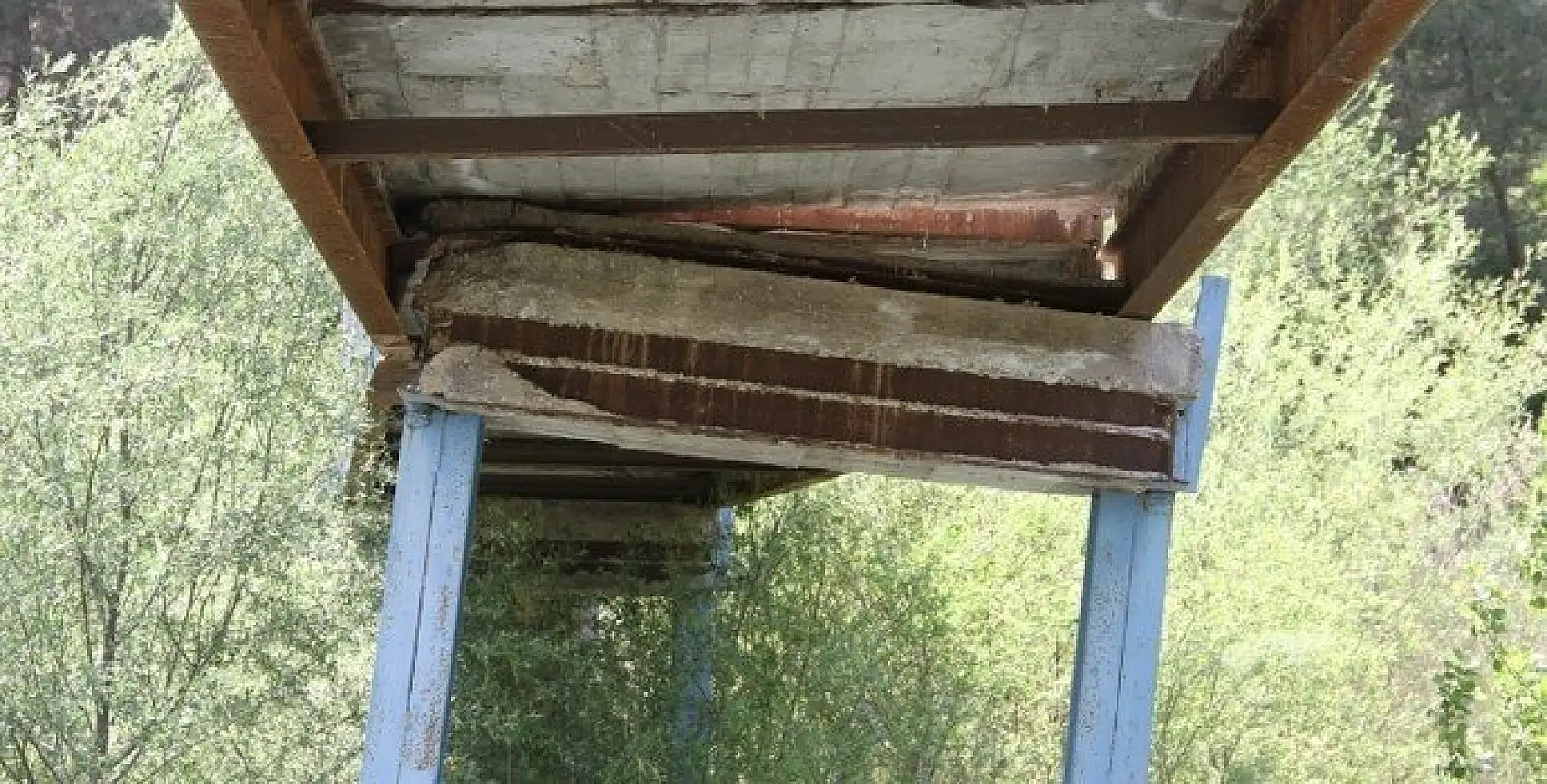 Mahalle halkının köprü isyanı: Sırat Köprüsü'nden geçiyoruz