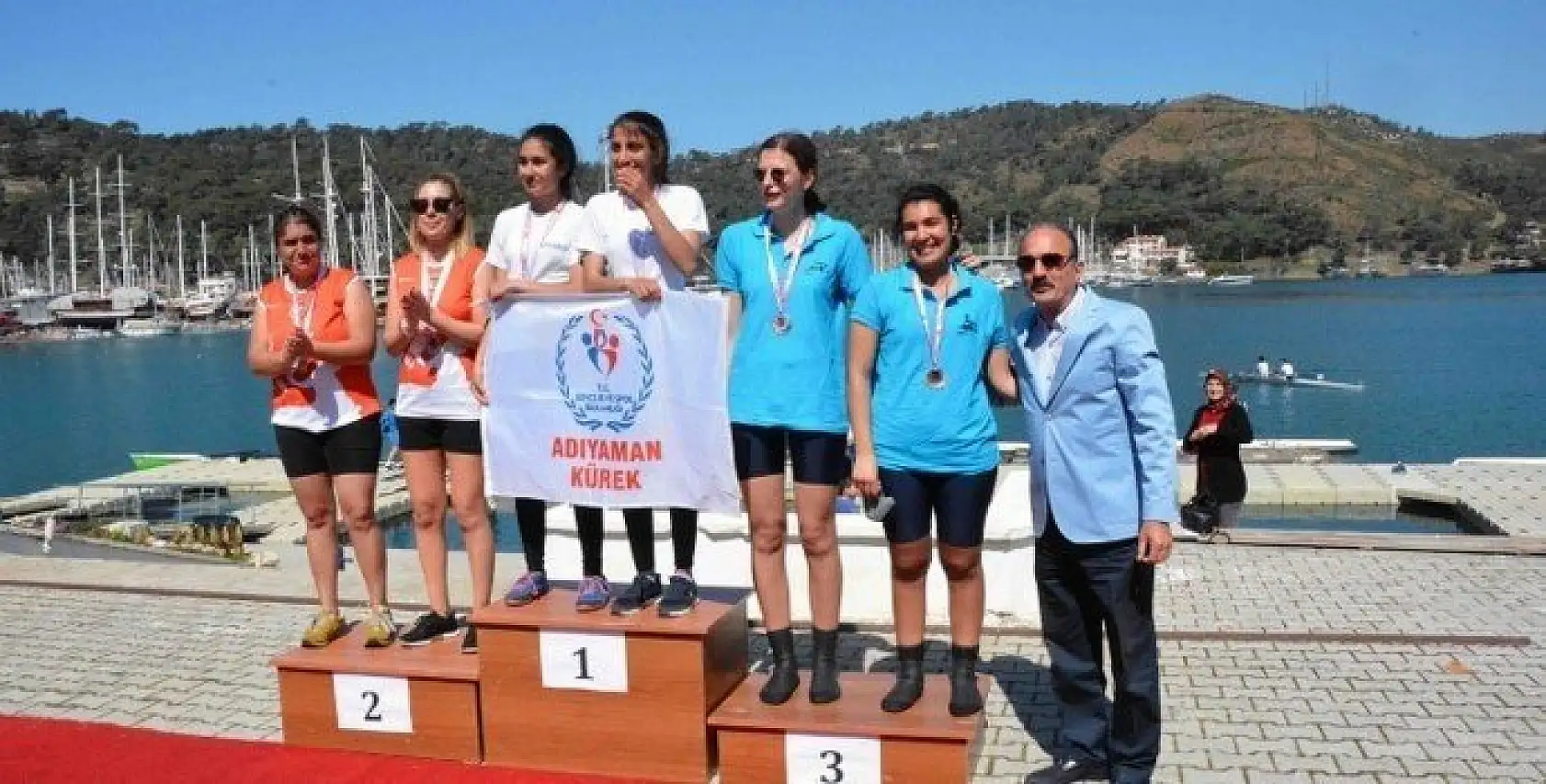 Akdeniz Kupası Kürek Yarışları nefes kesti