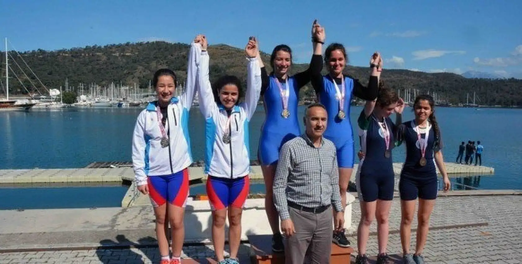 Akdeniz Kupası Kürek Yarışları nefes kesti