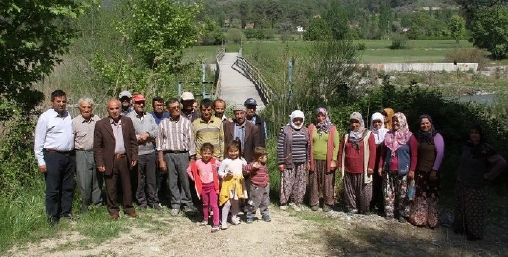 Mahalle halkının köprü isyanı: Sırat Köprüsü'nden geçiyoruz