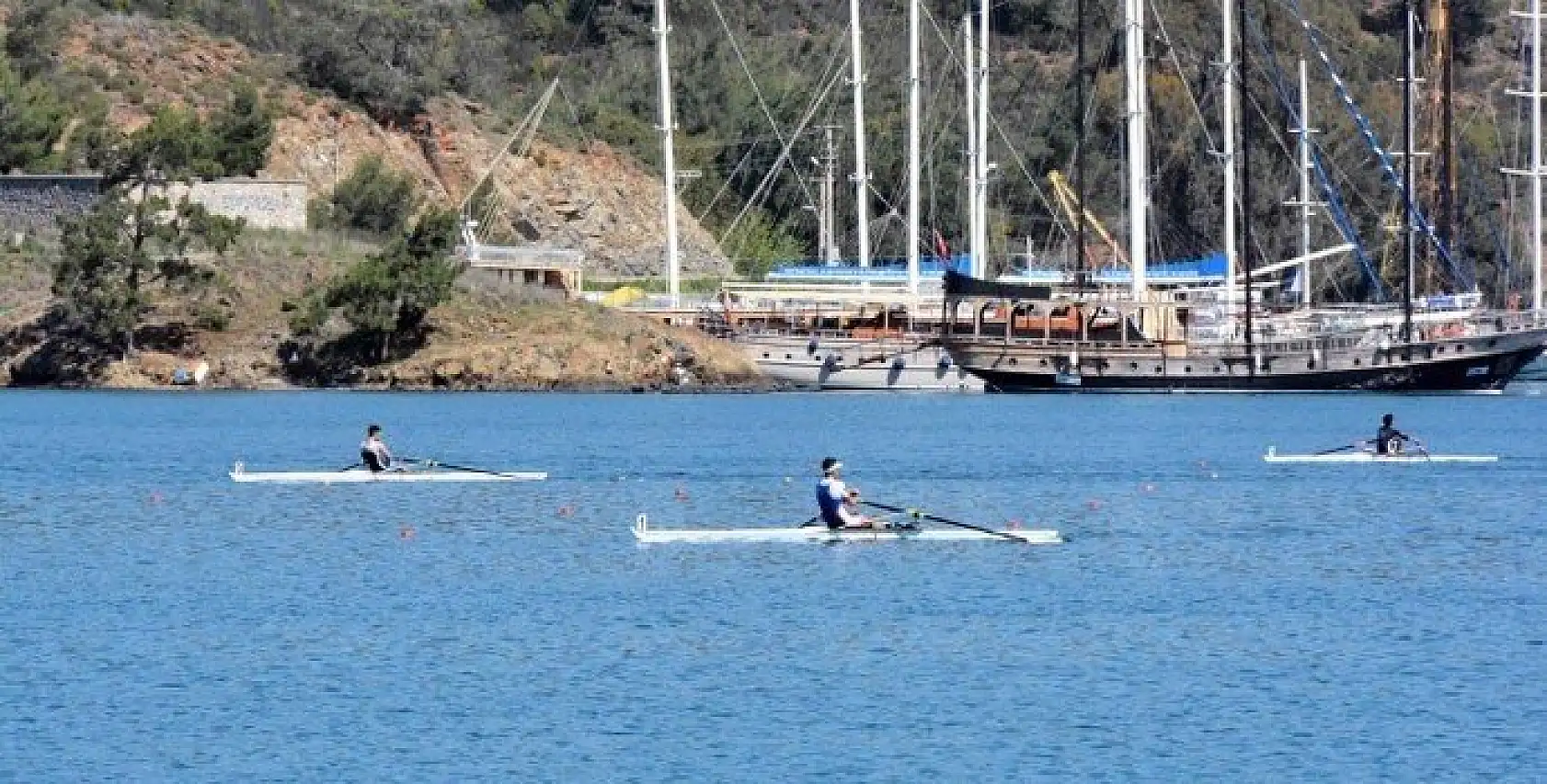 Akdeniz Kupası Kürek Yarışları nefes kesti
