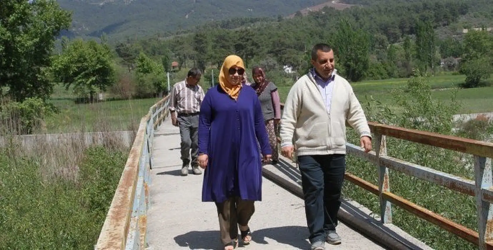 Mahalle halkının köprü isyanı: Sırat Köprüsü'nden geçiyoruz