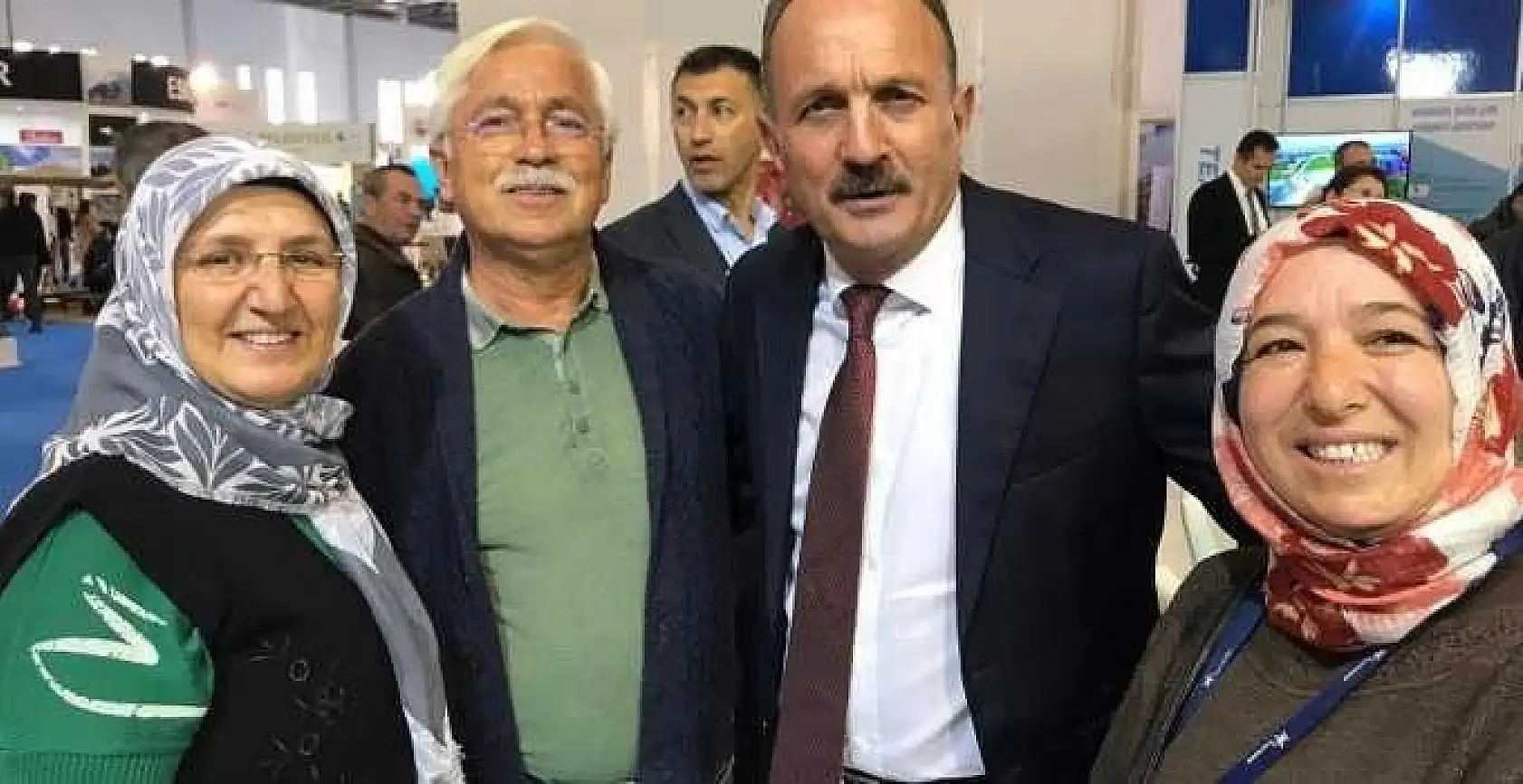 İzmir Fuarı'nda gözler Başkan Saatcı'daydı