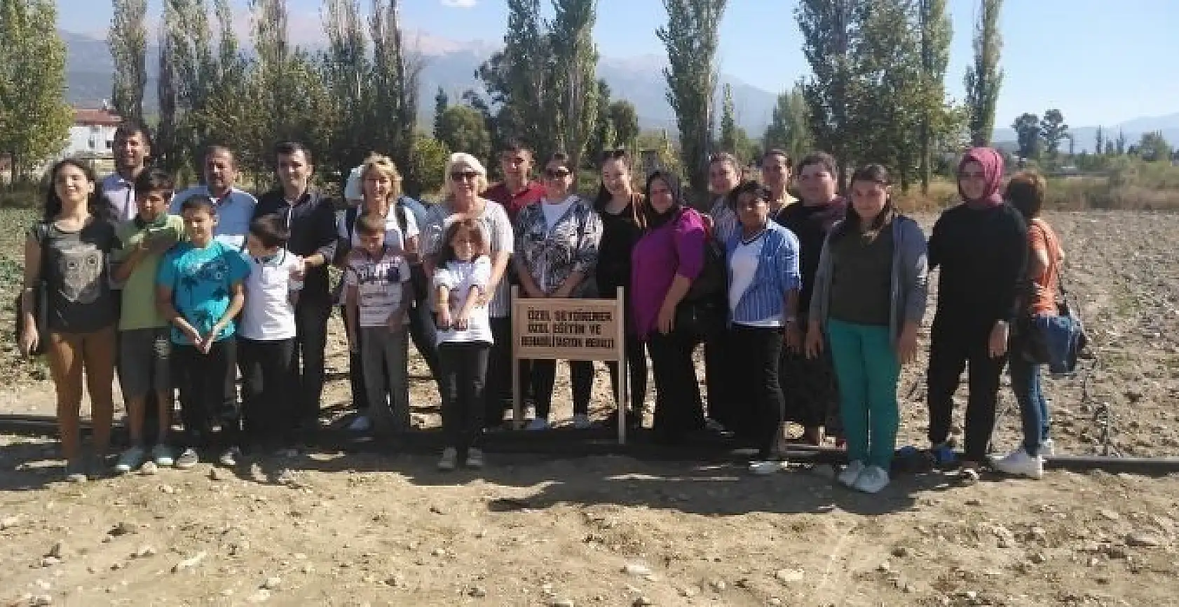 Özel çocukların toprağa dokunma sevinci