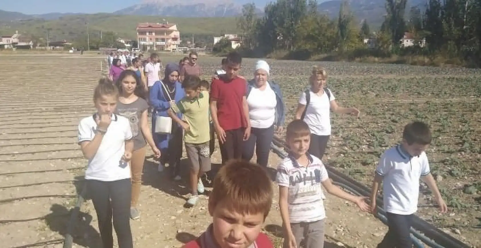 Özel çocukların toprağa dokunma sevinci