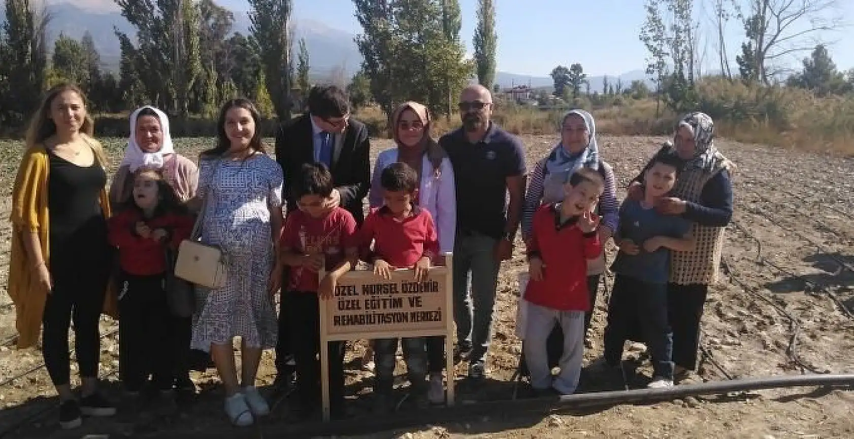 Özel çocukların toprağa dokunma sevinci