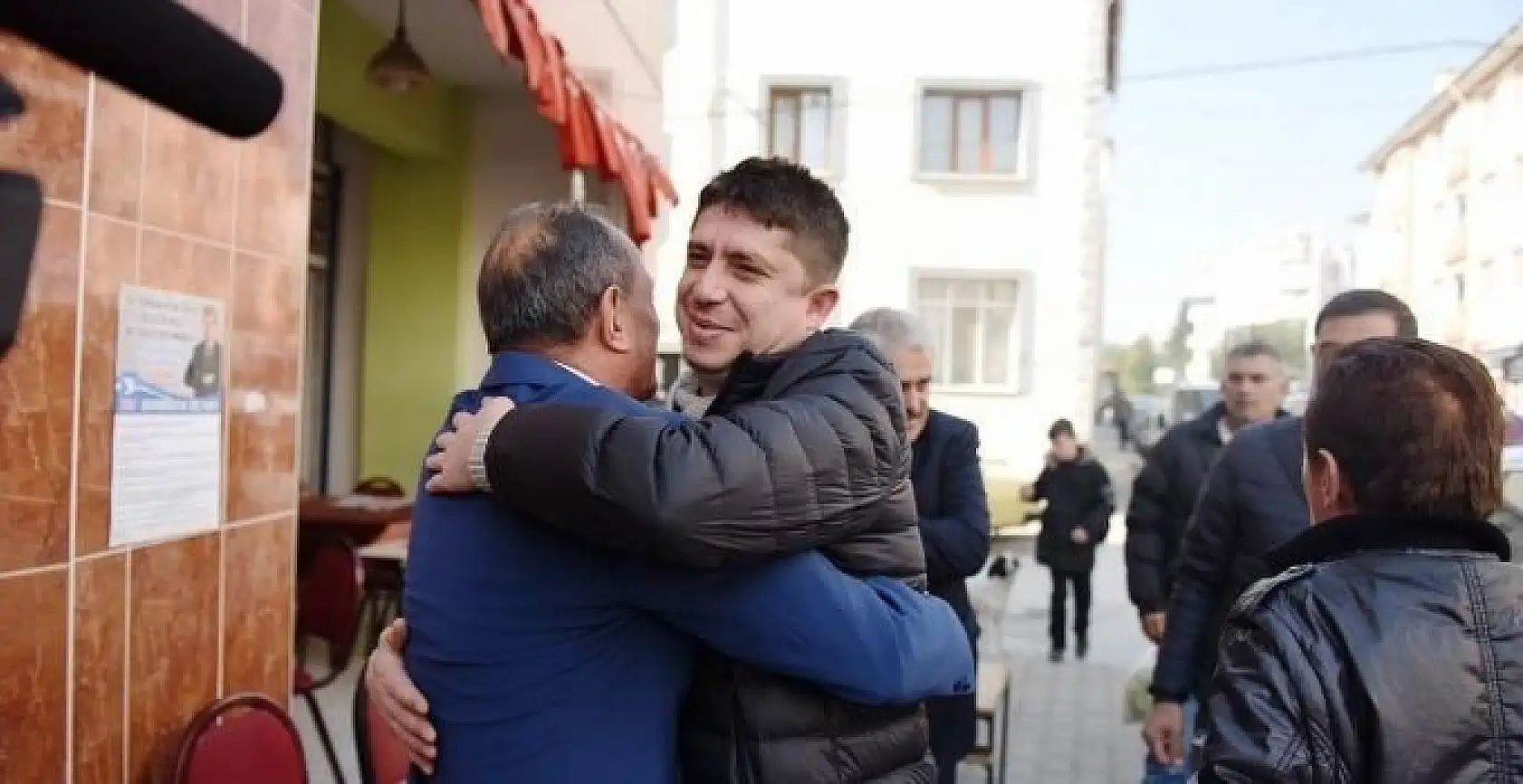 Menteşe sokaklarında Başkan Saatcı ilgisi