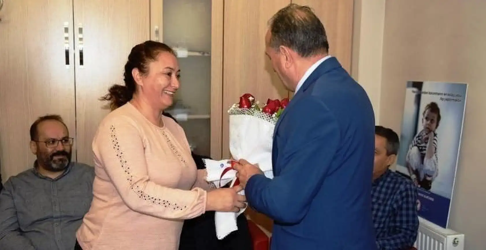 Menteşe sokaklarında Başkan Saatcı ilgisi