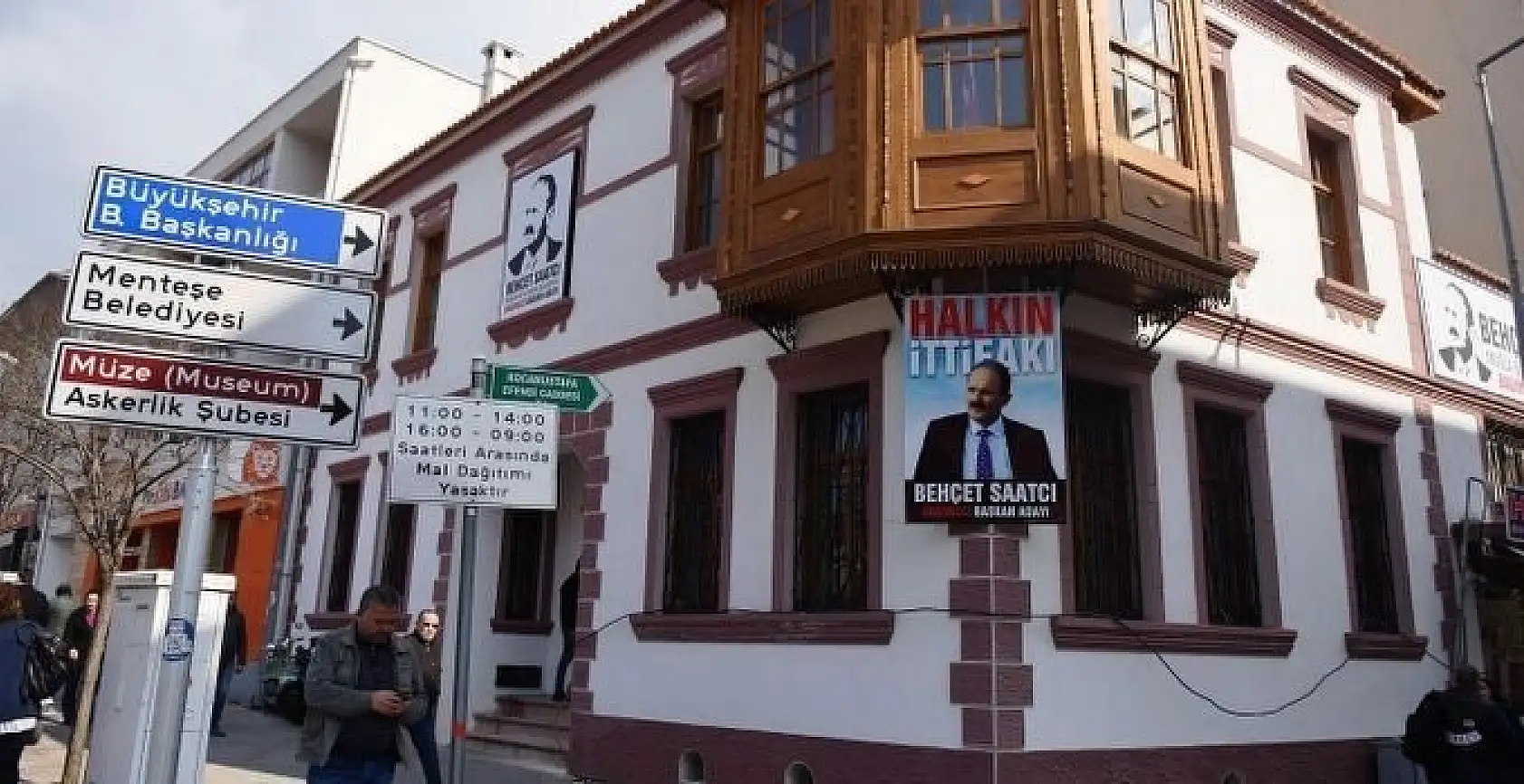 Menteşe sokaklarında Başkan Saatcı ilgisi