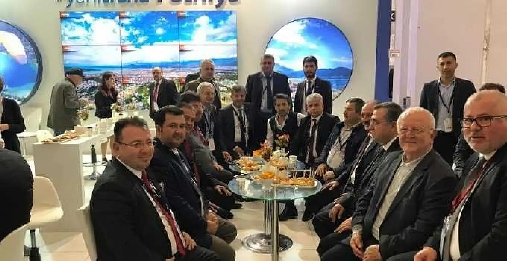 İzmir Fuarı'nda gözler Başkan Saatcı'daydı