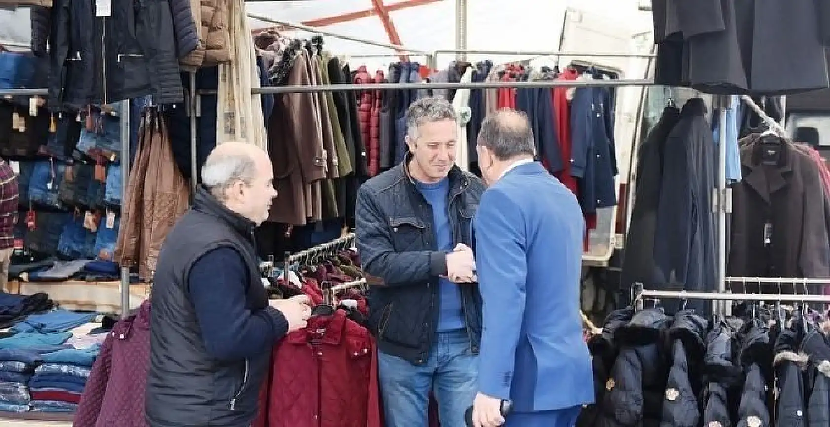 Menteşe sokaklarında Başkan Saatcı ilgisi