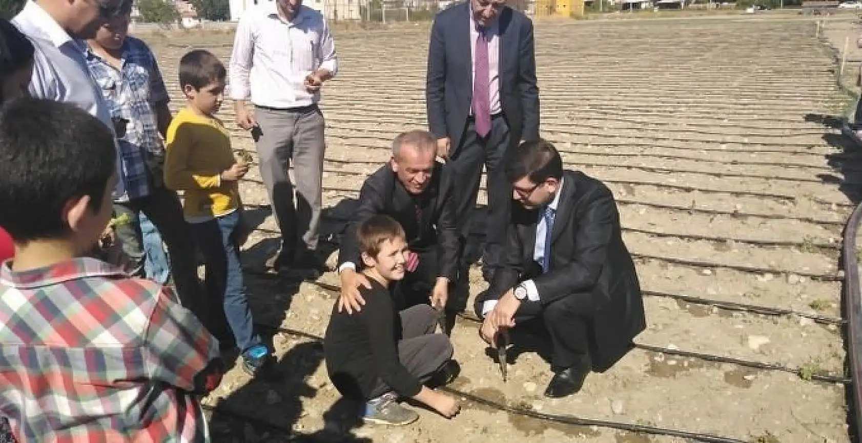 Özel çocukların toprağa dokunma sevinci