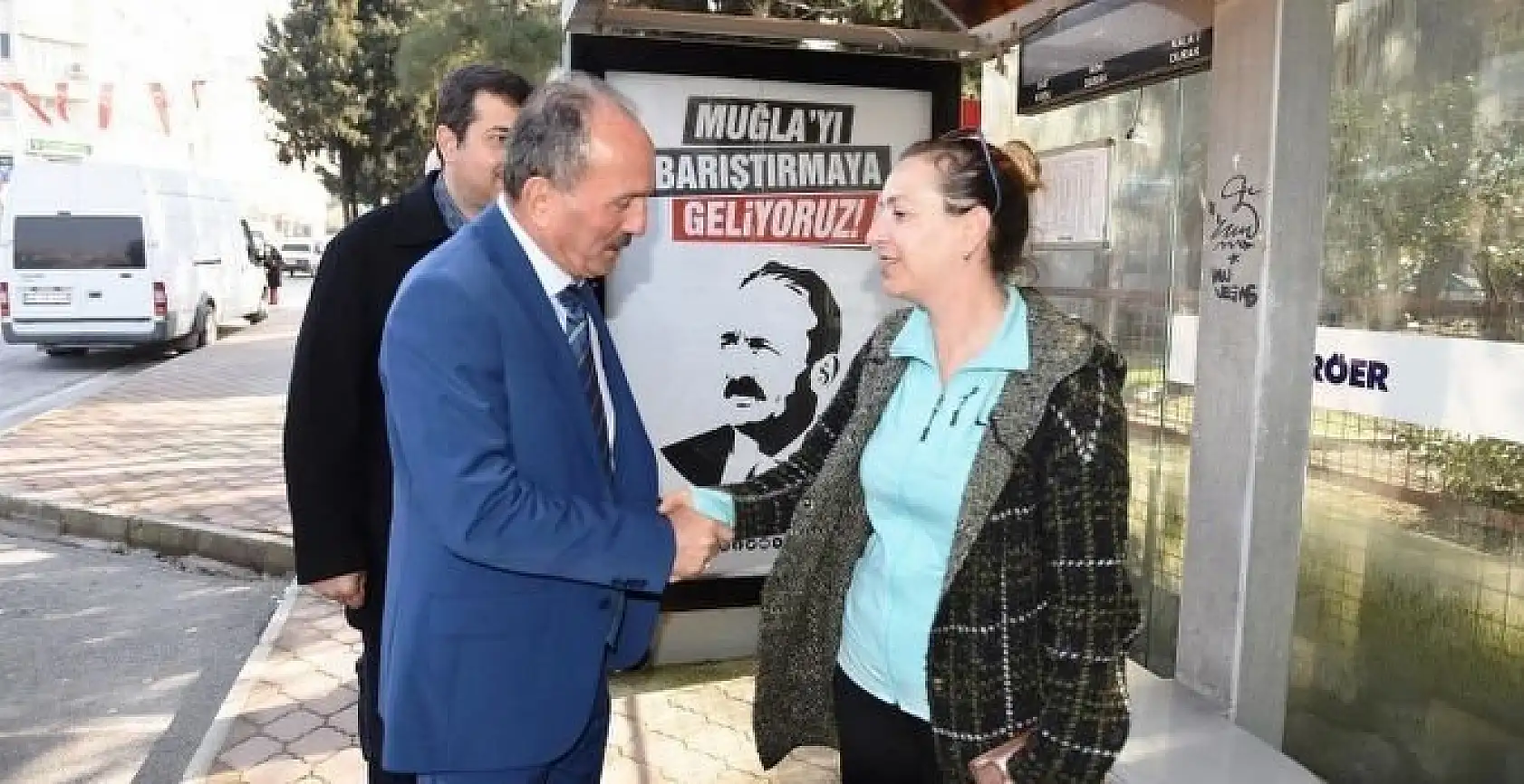 Menteşe sokaklarında Başkan Saatcı ilgisi