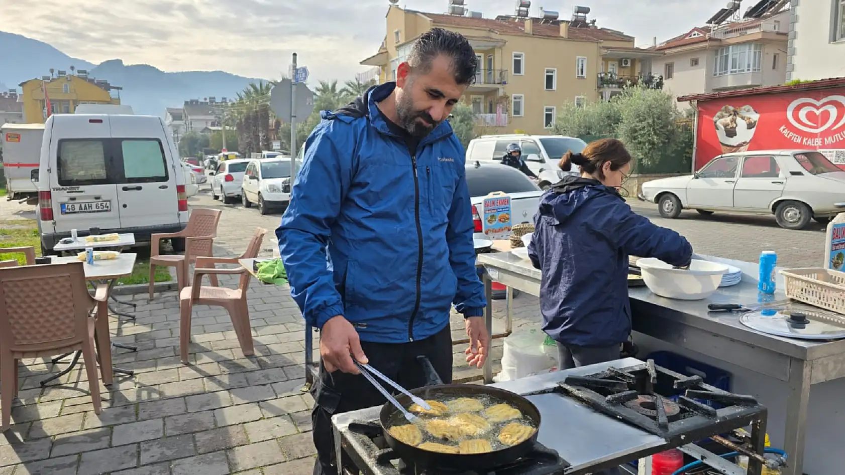 Fethiye pazarlarında pişmiş balık hizmeti