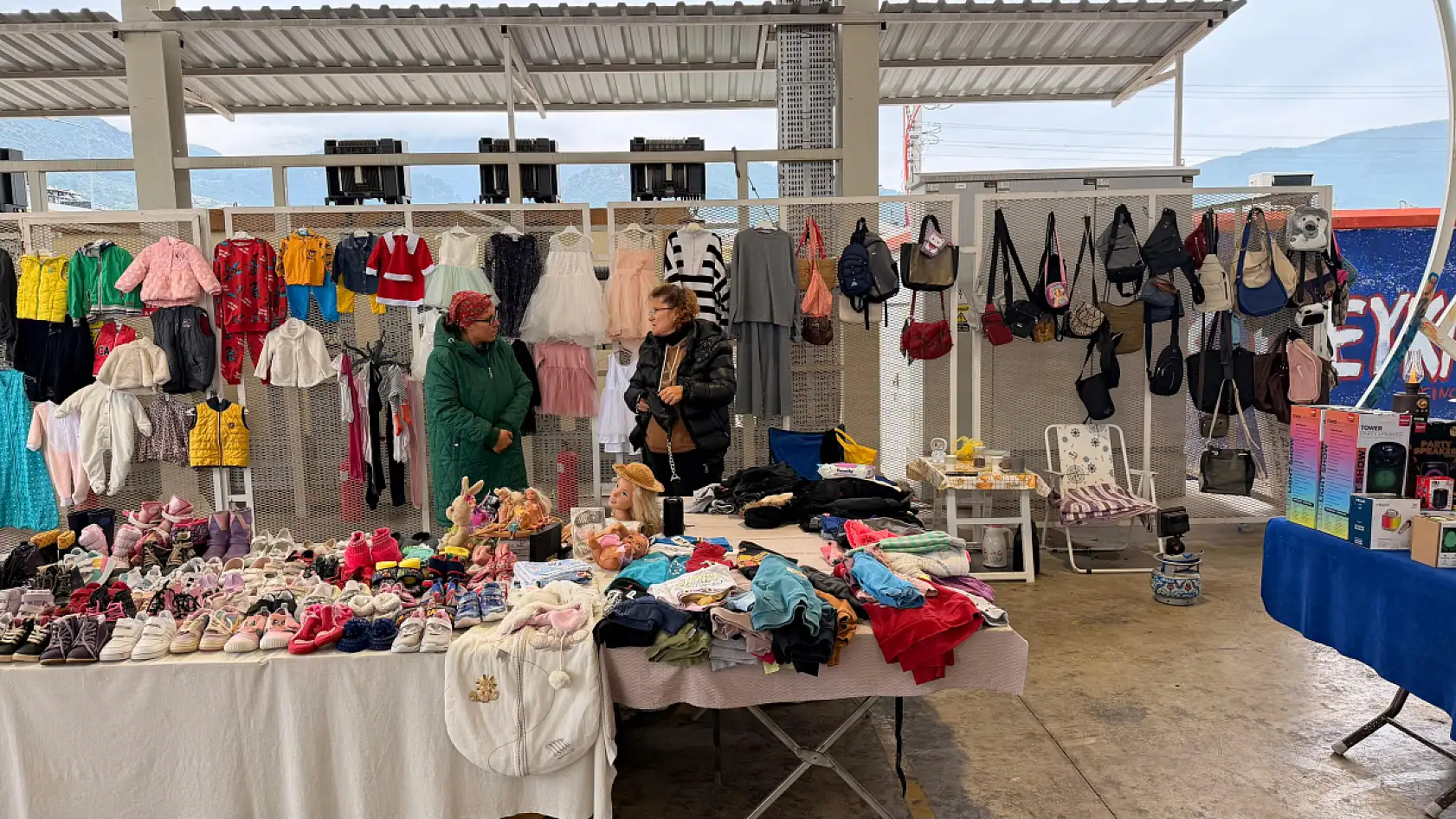 Patlangıç'ta ikinci el pazarı sakin başladı