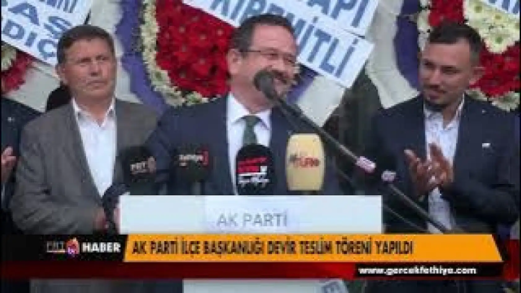 AK PARTİ İLÇE BAŞKANLIĞI DEVİR TESLİM TÖRENİ YAPILDI