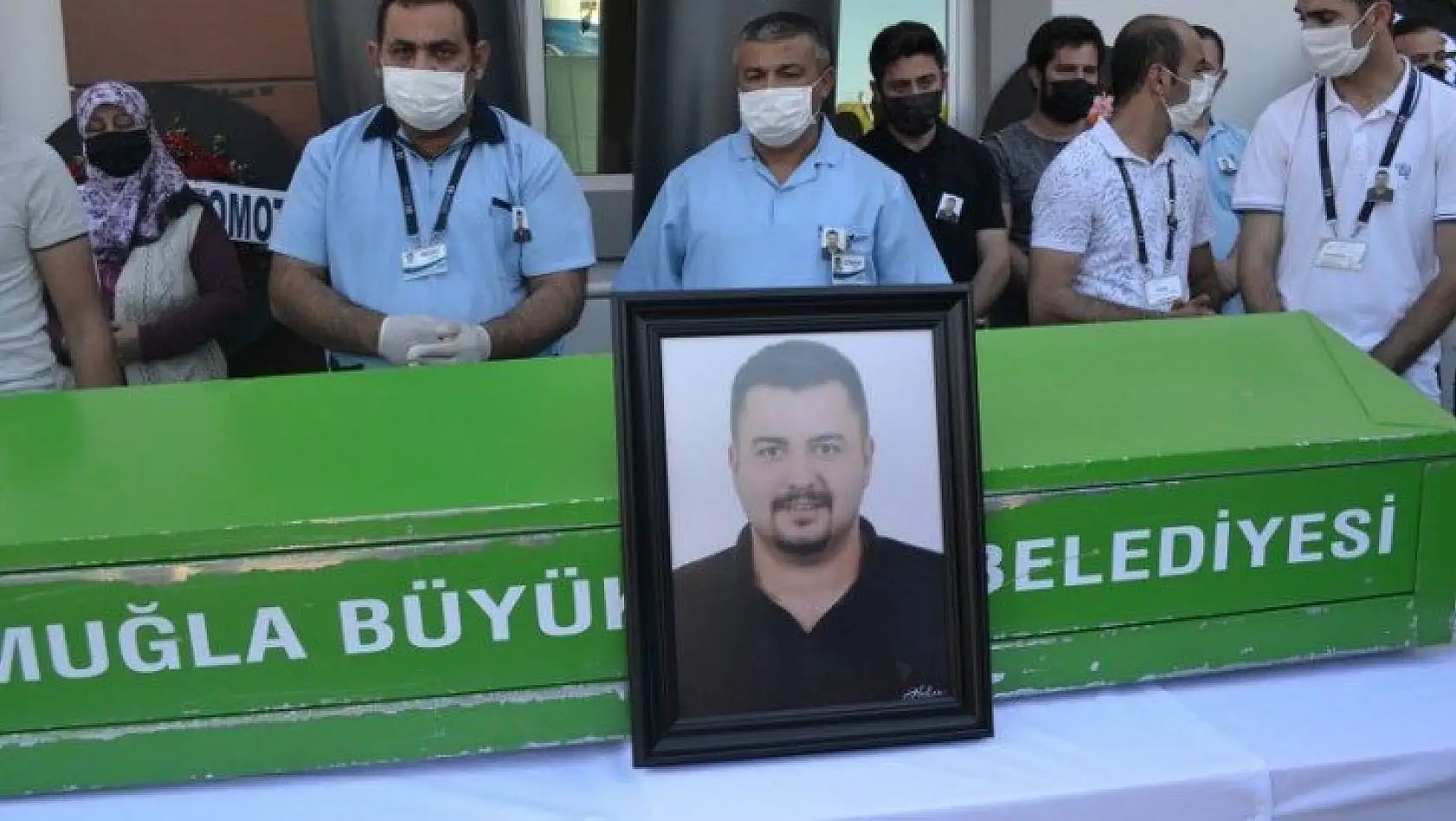 Ambulans sürücüsü yaşam mücadelesini kaybetti