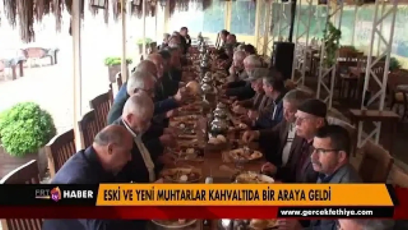 ESKİ VE YENİ MUHTARLAR KAHVALTIDA BİR ARAYA GELDİ
