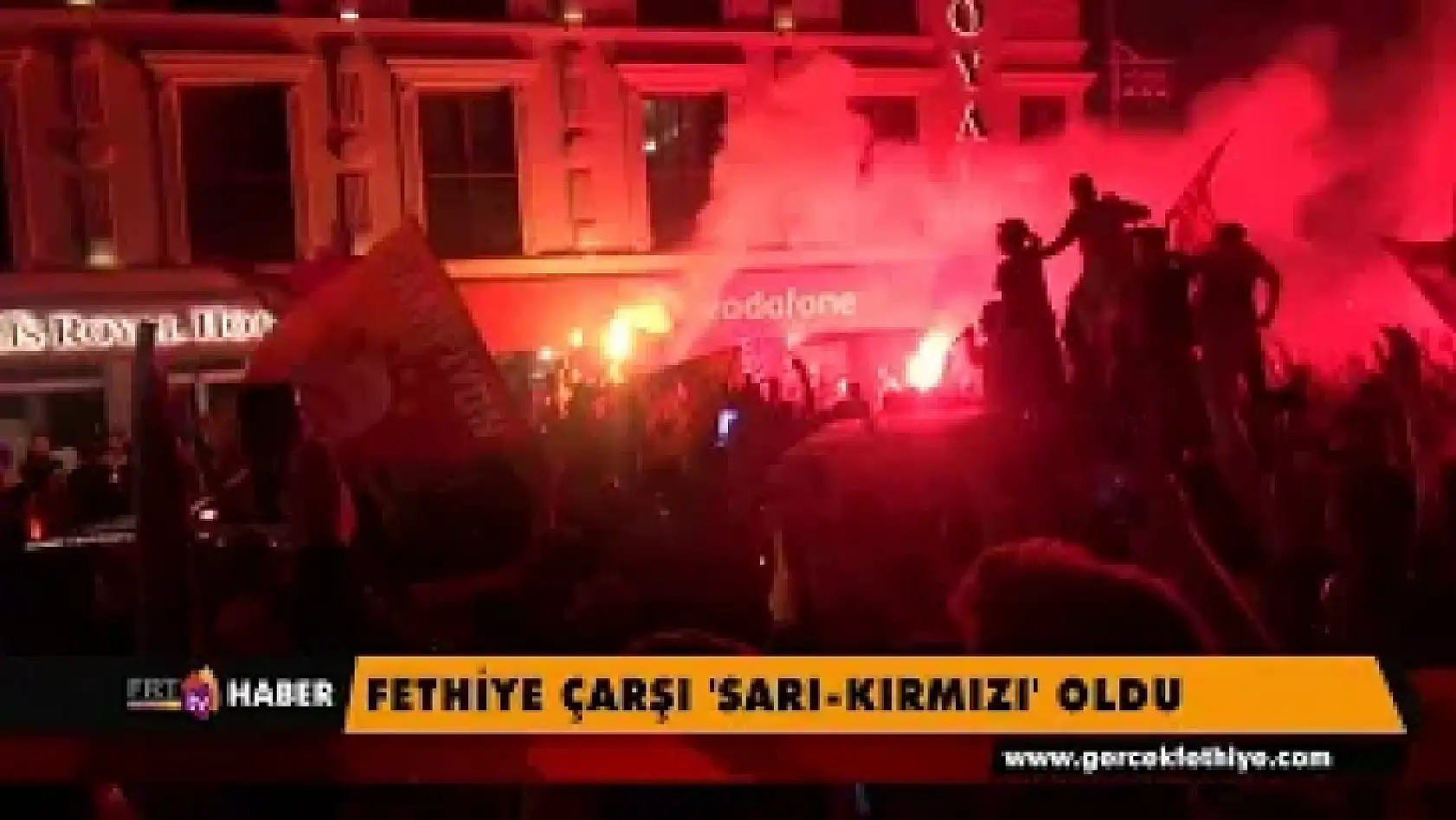 Fethiye Çarşı 'Sarı-Kırmızı' oldu