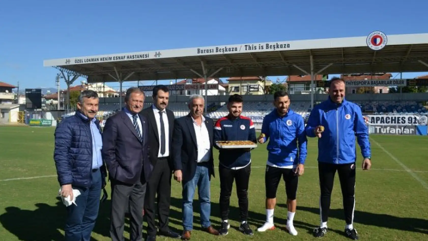 Futbolculara Baklava Ziyafeti