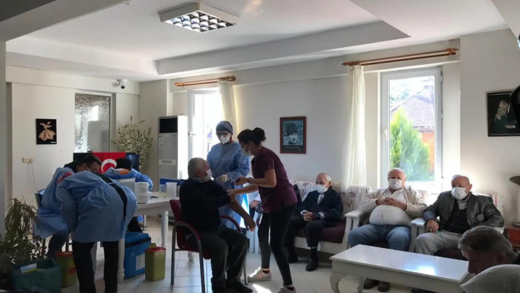 Huzurevinde Covid 19 Aşısı Uygulaması Yapıldı