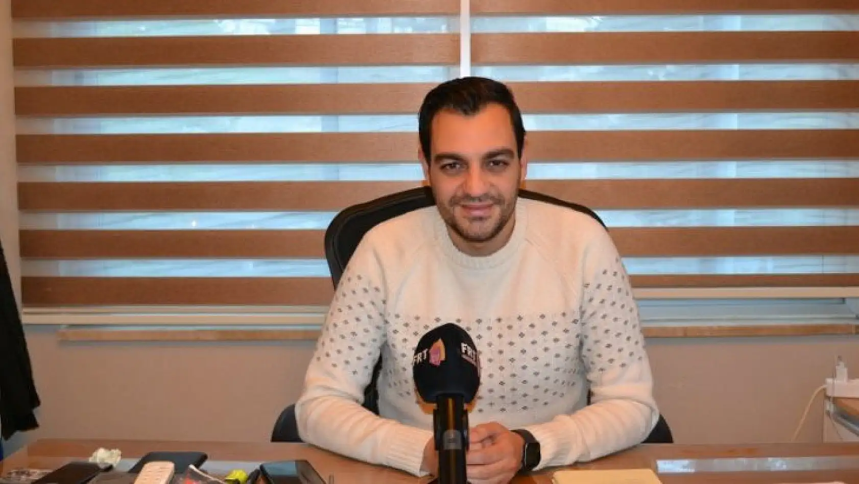 Mete'nin Sözüne' Tarih Bilmiyor' Cevabı