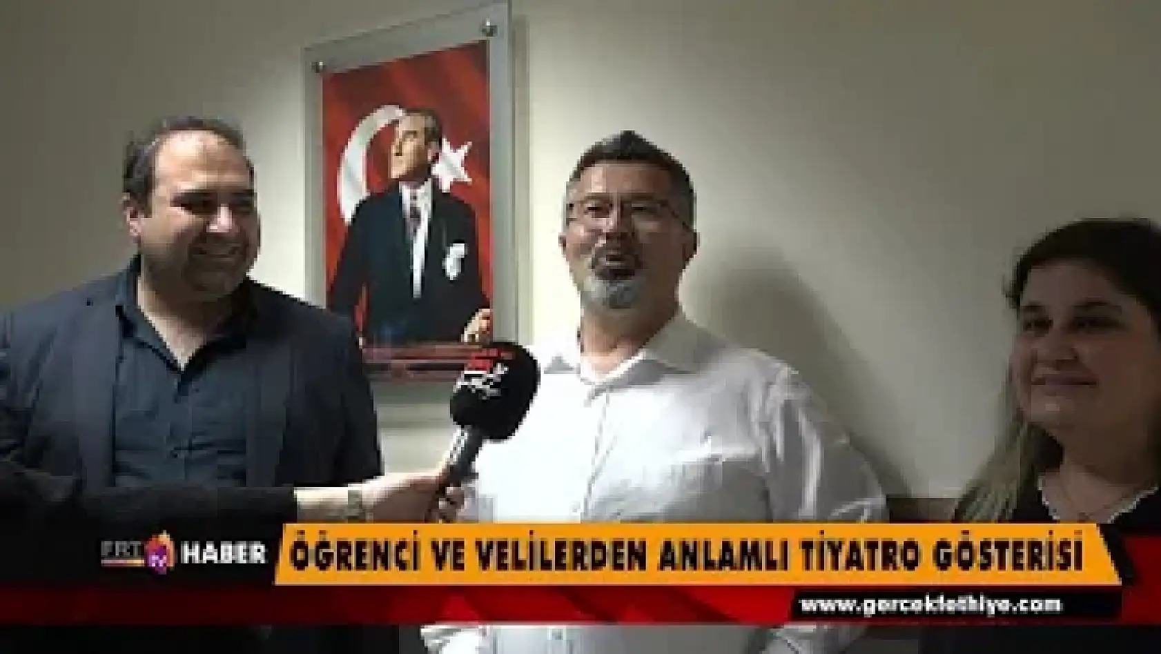 Öğrenci ve velilerden anlamlı tiyatro gösterisi