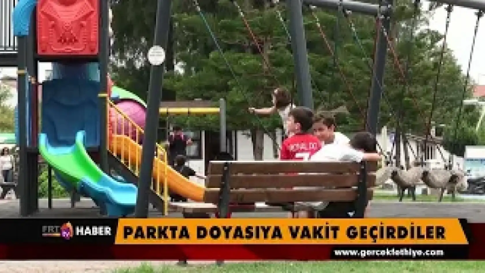 Parkta doyasıya vakit geçirdiler