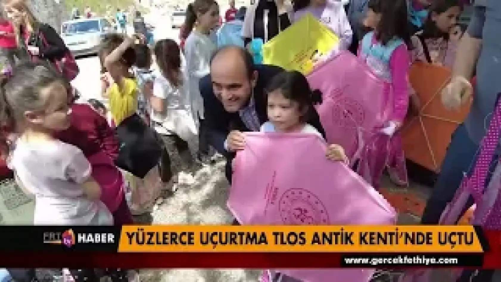 Yüzlerce uçurtma Tlos Antik Kenti'nde uçtu