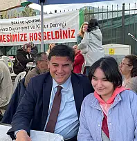 Başkan Alim Karaca, Fethiye'de öğrencilere destek kermesini ziyaret etti