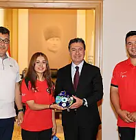 Büyükşehir'in Başarılı Antrenörü Ejder Sözen'e Fair Play Takdiri