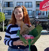 Fethiye'de genç girişimci Alara Savaş'tan Sevgililer Günü'ne özel tatlı standı